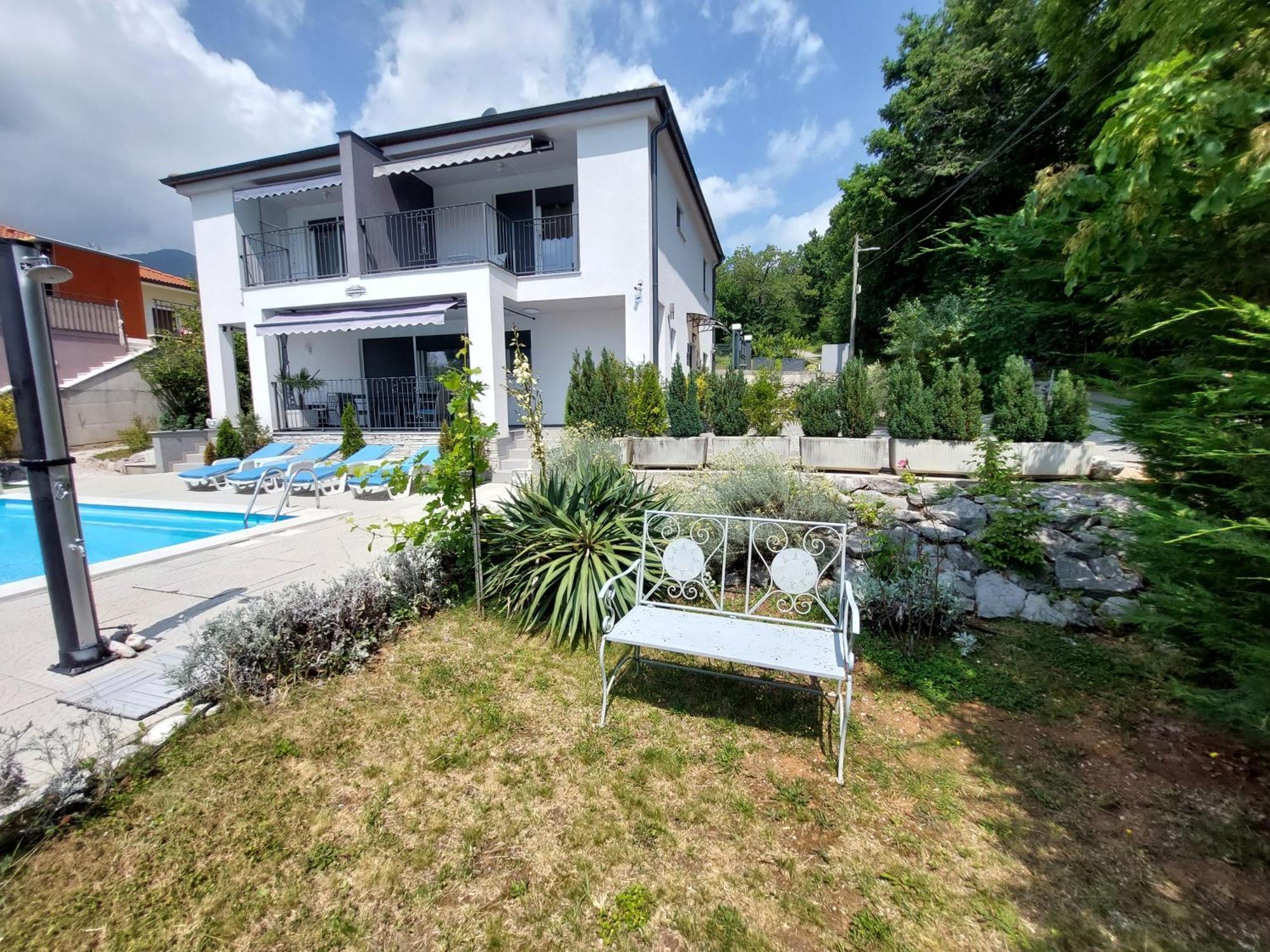 Villa Madlen Icici Exterior photo